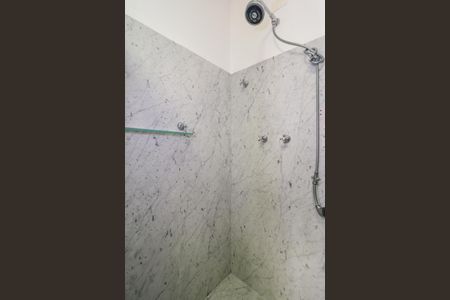 Casa à venda com 670m², 4 quartos e 5 vagas Casa à venda com 670m², 4 quartos e 5 vagasBanheiro da Suíte 3