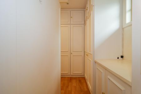 Casa à venda com 670m², 4 quartos e 5 vagas Casa à venda com 670m², 4 quartos e 5 vagasCloset da Suíte Master