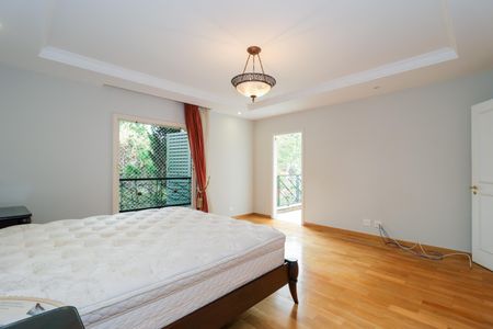 Casa à venda com 670m², 4 quartos e 5 vagas Casa à venda com 670m², 4 quartos e 5 vagasSuíte Master