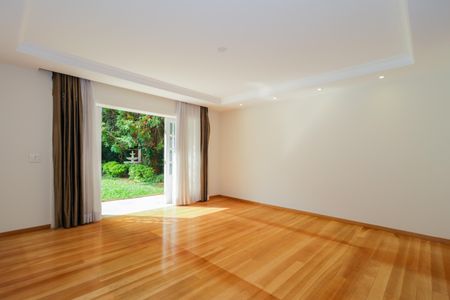 Casa à venda com 670m², 4 quartos e 5 vagas Casa à venda com 670m², 4 quartos e 5 vagasSala