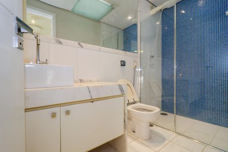 Casa à venda com 670m², 4 quartos e 5 vagas Casa à venda com 670m², 4 quartos e 5 vagasÁrea externa