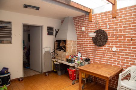 Casa à venda com 96m², 3 quartos e 1 vagaÁrea de Serviço