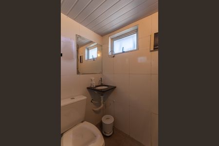 Casa à venda com 500m², 3 quartos e 6 vagas Casa à venda com 500m², 3 quartos e 6 vagasEdícula - Banheiro