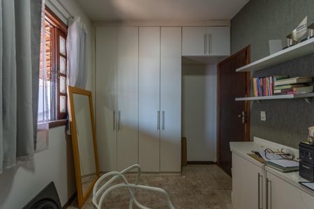 Casa à venda com 500m², 3 quartos e 6 vagas Casa à venda com 500m², 3 quartos e 6 vagasQuarto 2