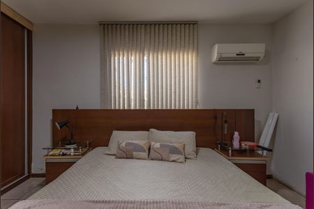 Casa à venda com 500m², 3 quartos e 6 vagas Casa à venda com 500m², 3 quartos e 6 vagasSuíte