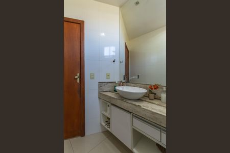 Casa à venda com 500m², 3 quartos e 6 vagas Casa à venda com 500m², 3 quartos e 6 vagasBanheiro Social