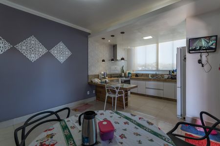 Casa à venda com 500m², 3 quartos e 6 vagas Casa à venda com 500m², 3 quartos e 6 vagasCopa