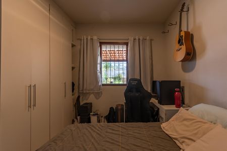 Casa à venda com 500m², 3 quartos e 6 vagas Casa à venda com 500m², 3 quartos e 6 vagasQuarto 1