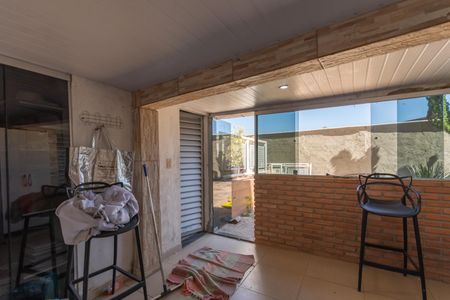 Casa à venda com 500m², 3 quartos e 6 vagas Casa à venda com 500m², 3 quartos e 6 vagasLavanderia