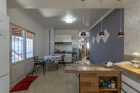 Casa à venda com 500m², 3 quartos e 6 vagas Casa à venda com 500m², 3 quartos e 6 vagasCozinha