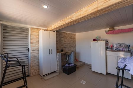 Casa à venda com 500m², 3 quartos e 6 vagas Casa à venda com 500m², 3 quartos e 6 vagasLavanderia