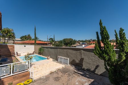 Casa à venda com 500m², 3 quartos e 6 vagas Casa à venda com 500m², 3 quartos e 6 vagasQuintal