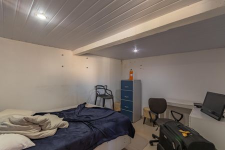 Casa à venda com 500m², 3 quartos e 6 vagas Casa à venda com 500m², 3 quartos e 6 vagasEdícula - Quarto