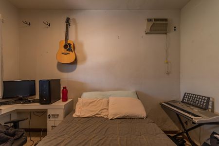 Casa à venda com 500m², 3 quartos e 6 vagas Casa à venda com 500m², 3 quartos e 6 vagasQuarto 1