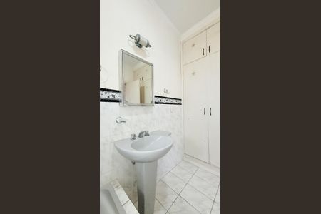 Casa à venda com 439m², 4 quartos e 2 vagas Casa à venda com 439m², 4 quartos e 2 vagasBanheiro da Suíte 2