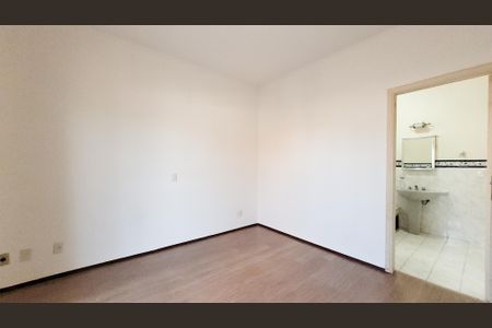 Casa à venda com 439m², 4 quartos e 2 vagas Casa à venda com 439m², 4 quartos e 2 vagasSuíte 2