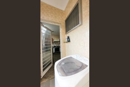 Casa à venda com 439m², 4 quartos e 2 vagas Casa à venda com 439m², 4 quartos e 2 vagasLavanderia