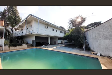 Casa à venda com 439m², 4 quartos e 2 vagas Casa à venda com 439m², 4 quartos e 2 vagasPiscina