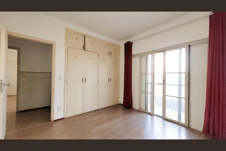 Casa à venda com 439m², 4 quartos e 2 vagas Casa à venda com 439m², 4 quartos e 2 vagasSuíte 2