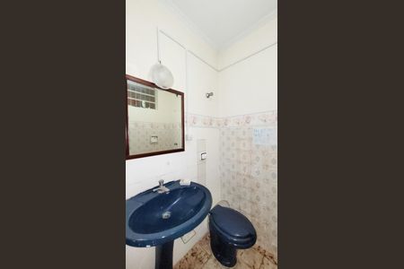 Casa à venda com 439m², 4 quartos e 2 vagas Casa à venda com 439m², 4 quartos e 2 vagasBanheiro de Serviço 1