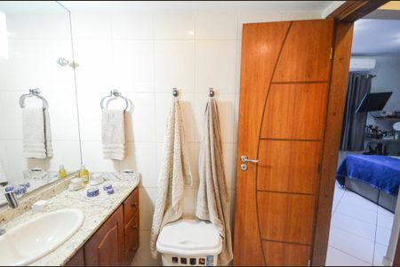 Apartamento à venda com 160m², 3 quartos e 1 vagaBanheiro da Suíte
