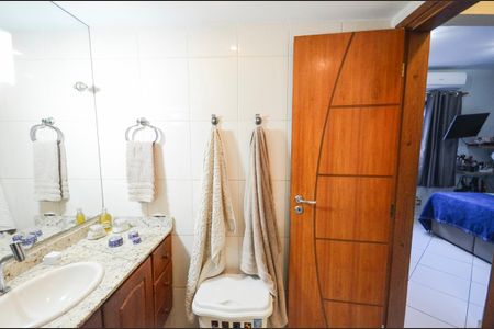 Apartamento à venda com 160m², 3 quartos e 1 vagaBanheiro da Suíte