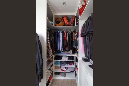 Apartamento à venda com 62m², 1 quarto e 1 vaga Apartamento à venda com 62m², 1 quarto e 1 vagaCloset do quarto