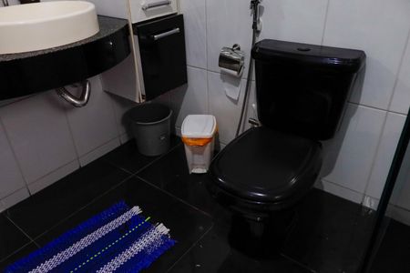 Casa à venda com 300m², 5 quartos e 2 vagas Casa à venda com 300m², 5 quartos e 2 vagasBanheiro da Suíte 4