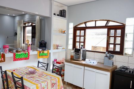 Casa à venda com 300m², 5 quartos e 2 vagas Casa à venda com 300m², 5 quartos e 2 vagasCozinha