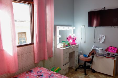 Casa à venda com 300m², 5 quartos e 2 vagas Casa à venda com 300m², 5 quartos e 2 vagasQuarto