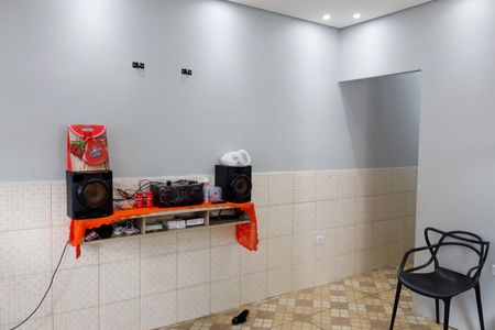 Casa à venda com 300m², 5 quartos e 2 vagas Casa à venda com 300m², 5 quartos e 2 vagasSala