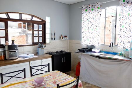 Casa à venda com 300m², 5 quartos e 2 vagas Casa à venda com 300m², 5 quartos e 2 vagasCozinha