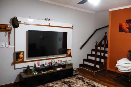 Casa à venda com 300m², 5 quartos e 2 vagas Casa à venda com 300m², 5 quartos e 2 vagasSala