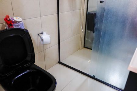 Casa à venda com 300m², 5 quartos e 2 vagas Casa à venda com 300m², 5 quartos e 2 vagasBanheiro da Suíte 2