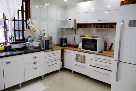 Casa à venda com 300m², 5 quartos e 2 vagas Casa à venda com 300m², 5 quartos e 2 vagasCozinha