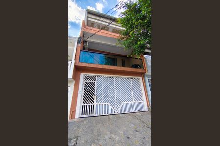 Casa à venda com 300m², 5 quartos e 2 vagas Casa à venda com 300m², 5 quartos e 2 vagasFachada