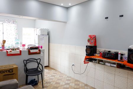 Casa à venda com 300m², 5 quartos e 2 vagas Casa à venda com 300m², 5 quartos e 2 vagasSala