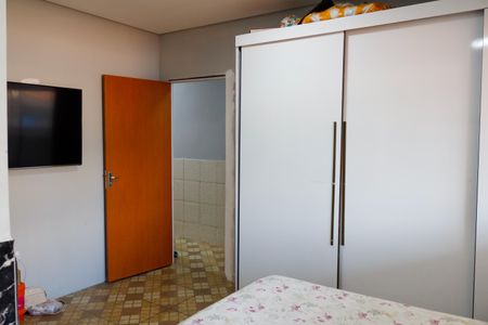 Casa à venda com 300m², 5 quartos e 2 vagas Casa à venda com 300m², 5 quartos e 2 vagasSuíte 1