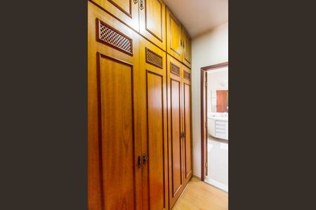 Casa à venda com 404m², 4 quartos e 6 vagasCloset da suíte