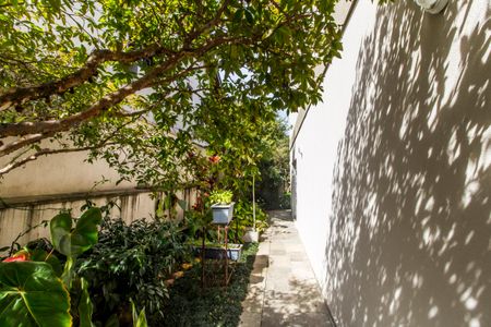 Casa à venda com 404m², 4 quartos e 6 vagasQuintal