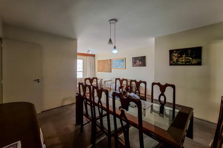 Apartamento à venda com 130m², 4 quartos e 3 vagas Apartamento à venda com 130m², 4 quartos e 3 vagasSala