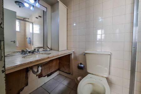 Apartamento à venda com 130m², 4 quartos e 3 vagas Apartamento à venda com 130m², 4 quartos e 3 vagasBanheiro do Quarto 4