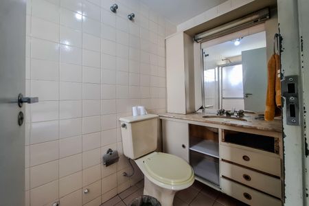 Apartamento à venda com 130m², 4 quartos e 3 vagas Apartamento à venda com 130m², 4 quartos e 3 vagasBanheiro do Quarto 3