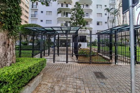 Apartamento à venda com 130m², 4 quartos e 3 vagas Apartamento à venda com 130m², 4 quartos e 3 vagasFachada