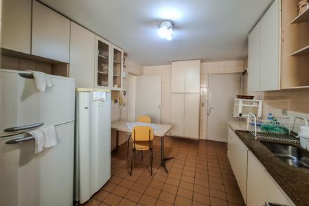 Apartamento à venda com 130m², 4 quartos e 3 vagas Apartamento à venda com 130m², 4 quartos e 3 vagasCozinha