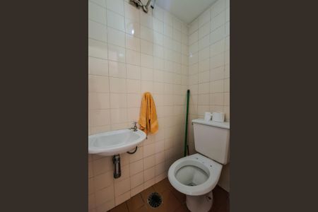 Apartamento à venda com 130m², 4 quartos e 3 vagas Apartamento à venda com 130m², 4 quartos e 3 vagasBanheiro de Serviço