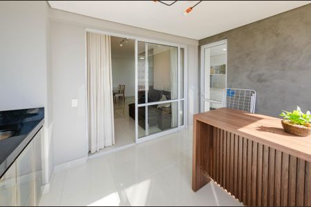 Apartamento para alugar com 95m², 3 quartos e 2 vagasVaranda