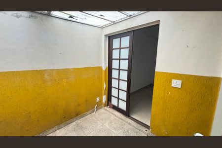 Casa à venda com 100m², 2 quartos e 1 vagaBanheiro de Serviço