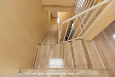 Casa à venda com 250m², 6 quartos e sem vagaescada 