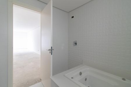 Apartamento à venda com 190m², 3 quartos e 3 vagasBanheiro da Suíte 3